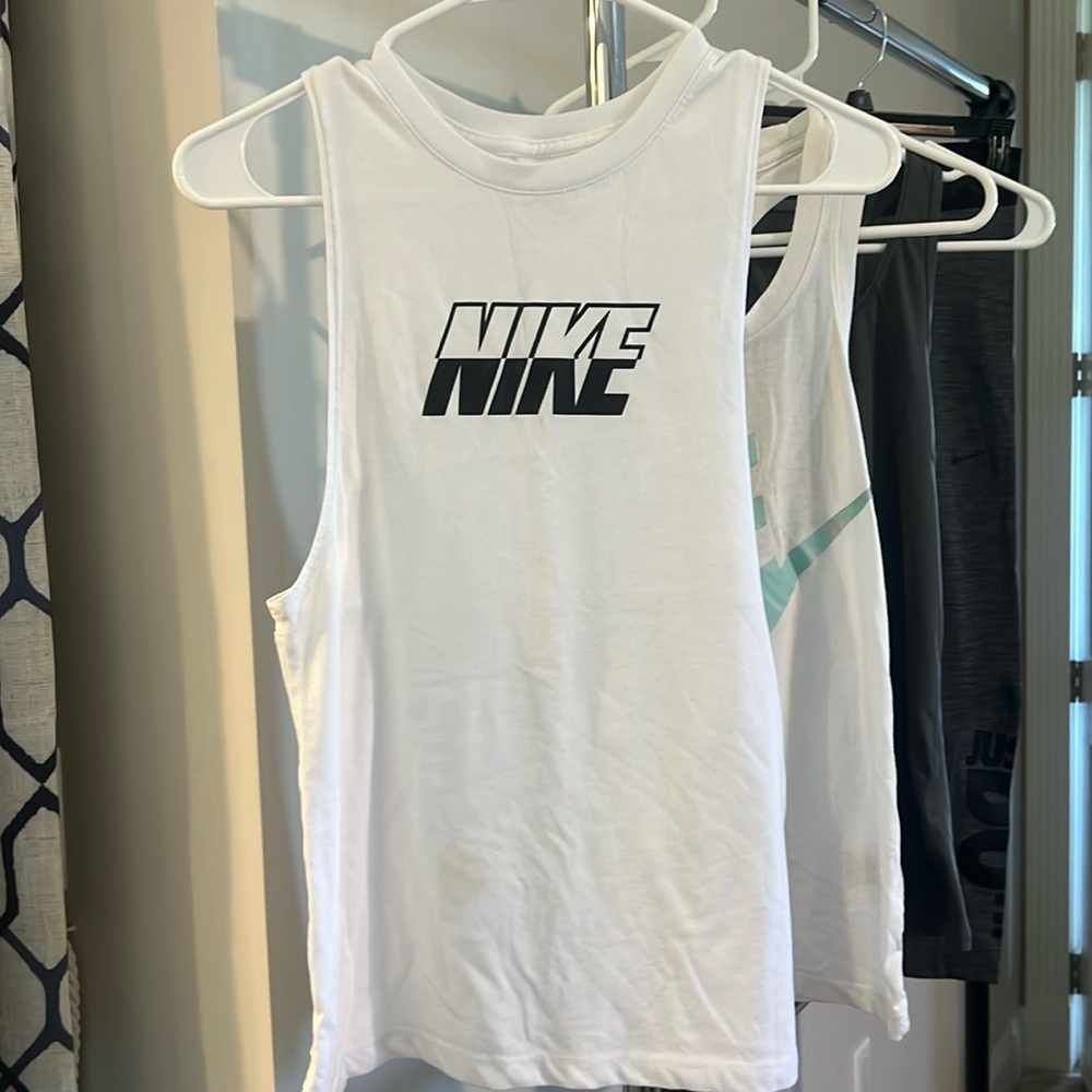 Nike women’s Dri-fit tank XS